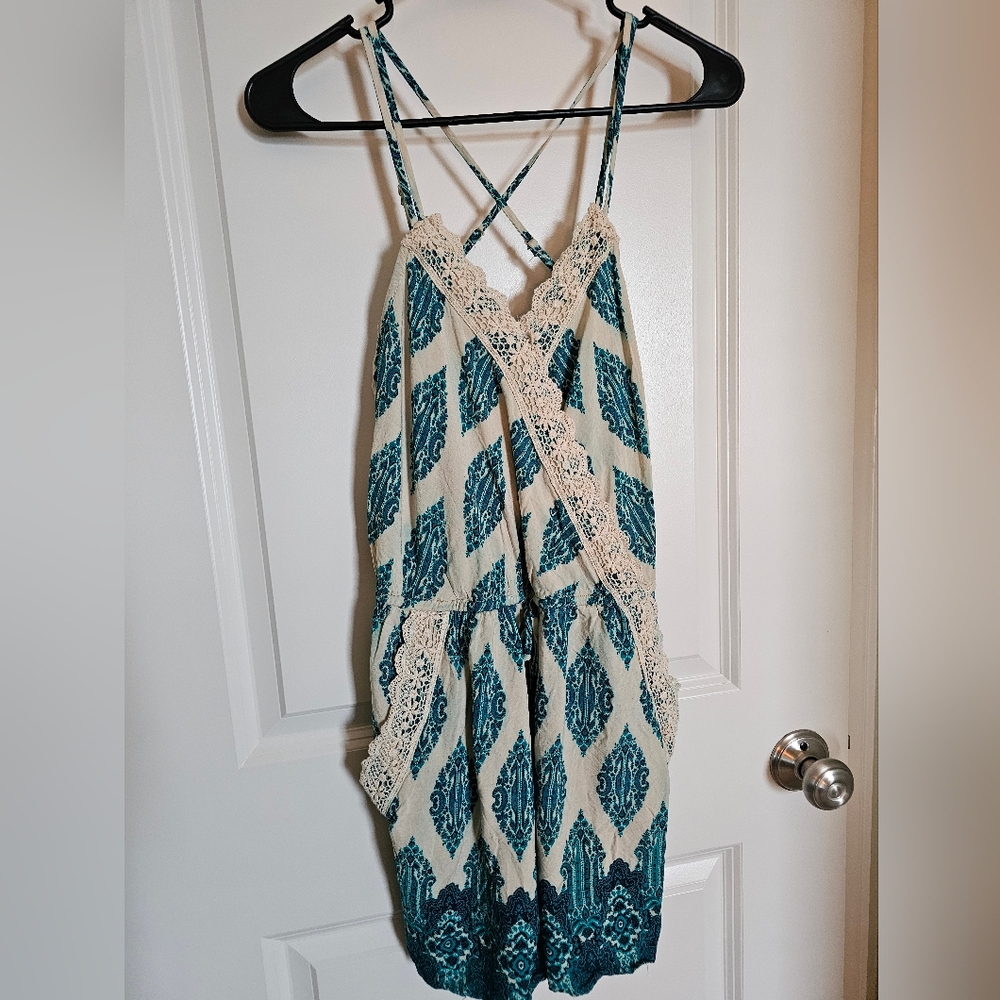 Xhilaration Teal and Cream Lace Romper w/pockets Sz Lg